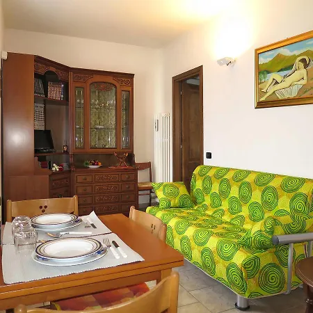 アパート Locazione Turistica Casa Cristina ドマーゾ
